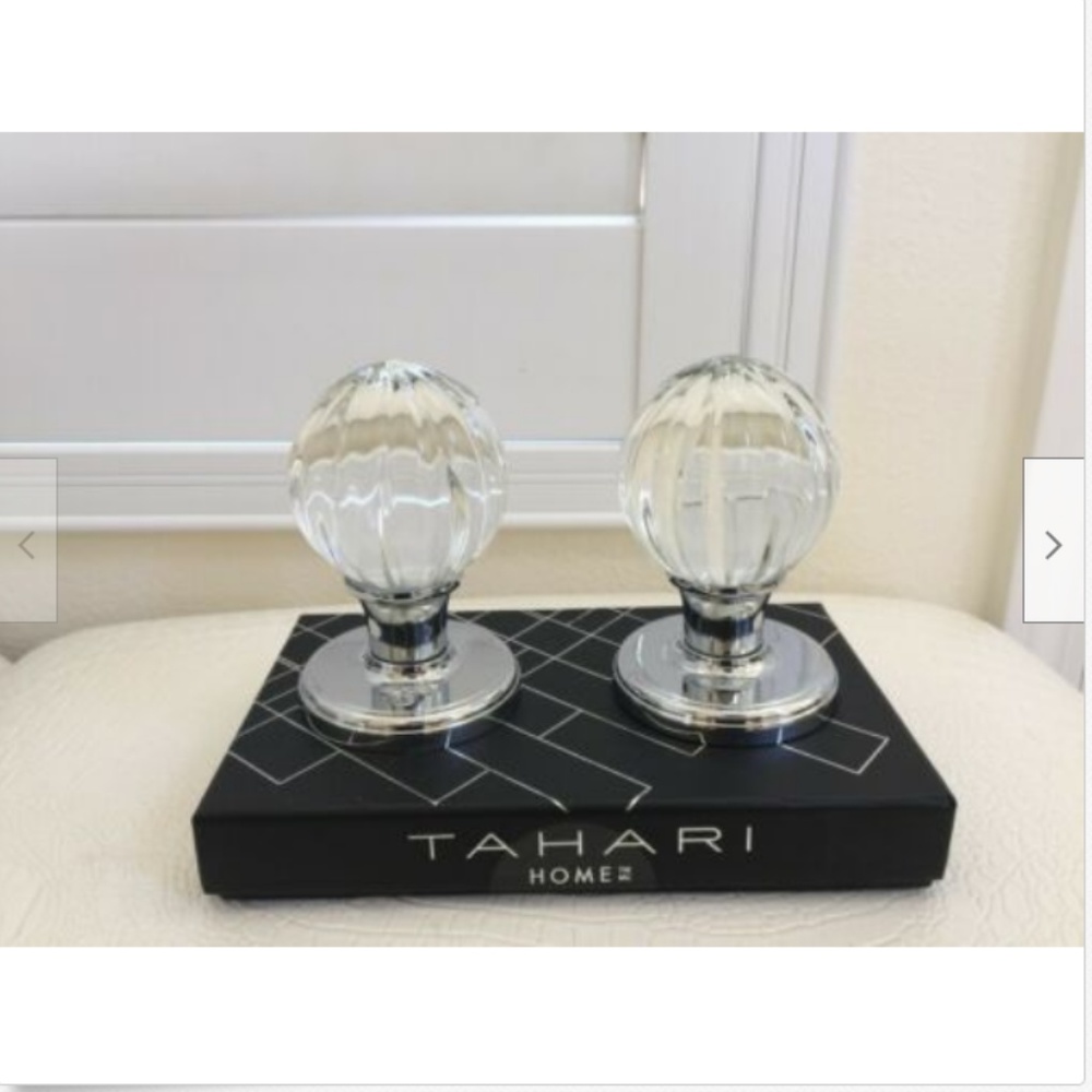 TAHARI HOME Set of 2 DOOR KNOBS